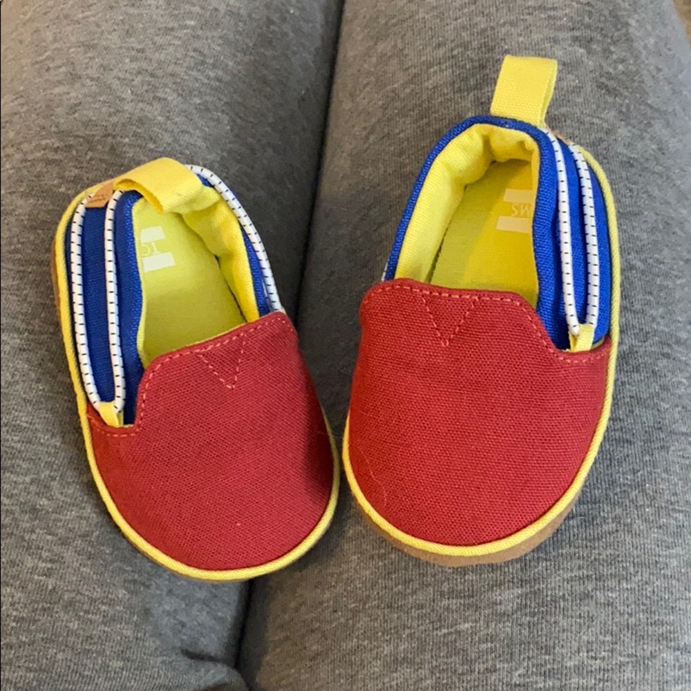BABY SIZE 3 TOMS